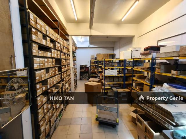 Jalan Anggerik Double Storey Shoplot Johor Jaya For Rent