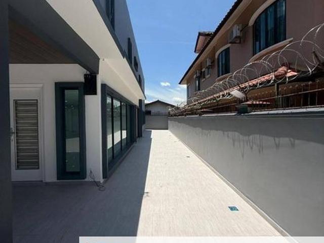 Jalan Angsana