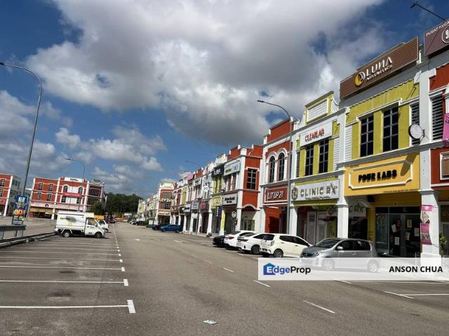 Jalan Austin Heights