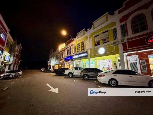 Jalan Austin Heights