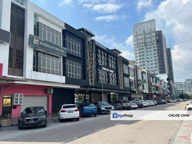 Jalan Austin Heights