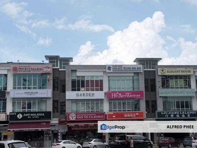 Jalan Austin Heights