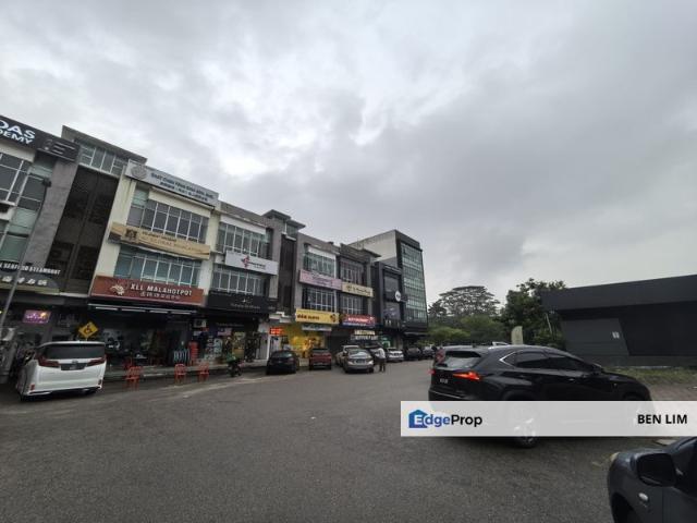 Jalan Austin Heights