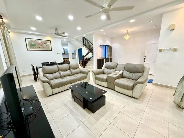 Jalan Austin Heights Taman Mount Austin Double Storey Cluster House