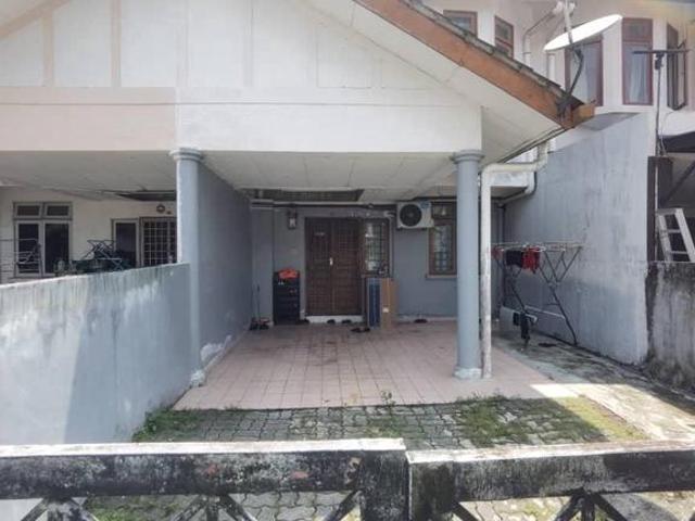 Jalan Banang 8 Taman Bukit Tiram Johor