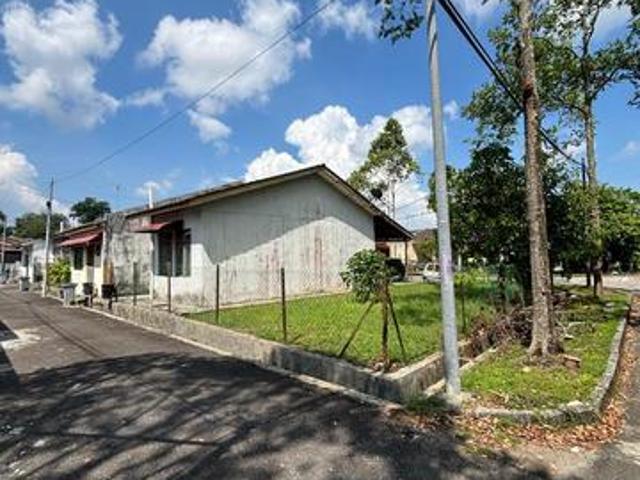Jalan Bacang Taman Kota Jaya Kota Tinggi medium cost corner lot