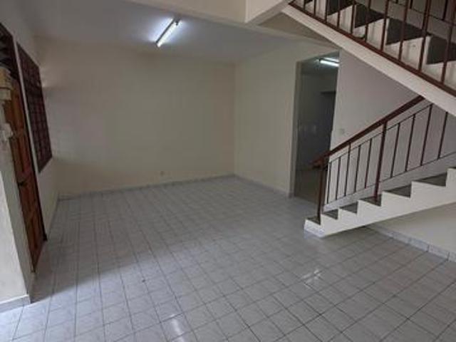 Jalan Badik Puteri Wangsa Double Storey Low Deposit
