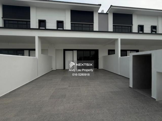 Jalan bayur @ seri alam 1.5 Storey Semi D Factory 70x150=10500 sqft Freehold Non Bumi East Power Supply: 250 Amp Ceiling Height: 25 Feet ? ?: ? ?.?