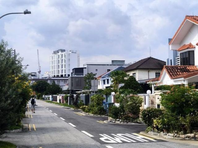 Jalan Belangkas D13, Semi