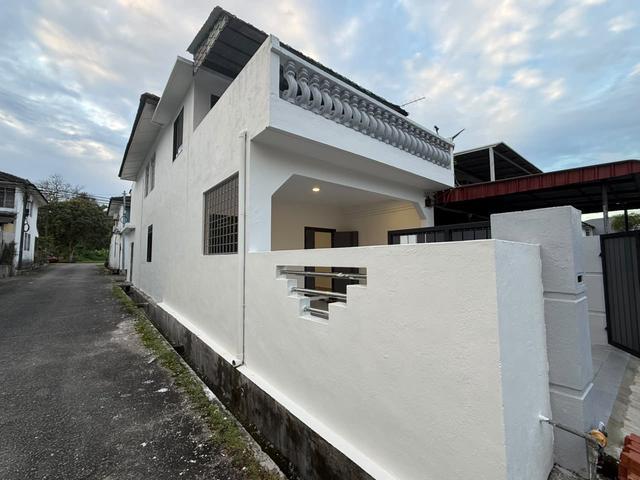 Jalan Bunga Kertas Taman Sri Muhibbah Kulai Johor END LOT