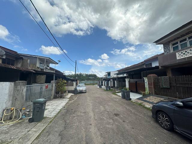 Jalan Denai 42 Taman bukit Jaya Ulu Tiram can try full loan unit