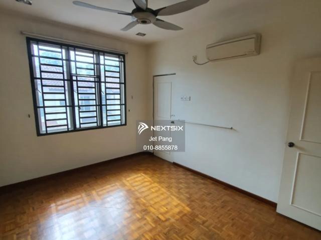 Jalan Dedap 7 @ Johor Jaya 2 Storey Shoplot 22x70 =1540sqft Freehold Non Bumi Facing Main Road Selling Price: RM 1.68M