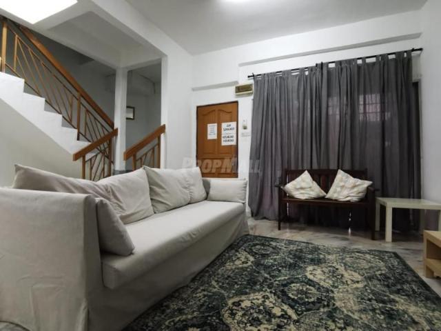 JALAN FERUM DOUBLE STOREY TERRACE HOUSE FOR RENTAL AT SEKSYEN 7