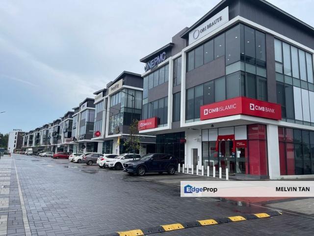 Jalan Iconic Point