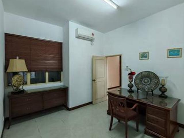Jalan Impian Emas Fully Renovated 5 Bed Gated guarded Southeast Ciq