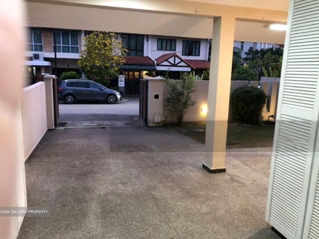 Jalan Kathi D16, Semi