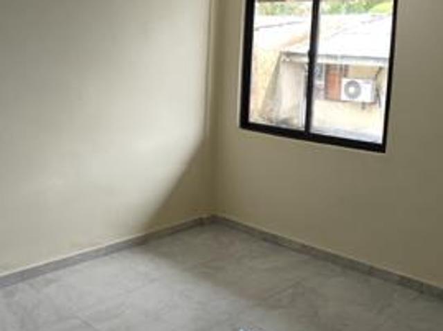 Jalan Kemboja Taman Plentong double storey fully reno full loan