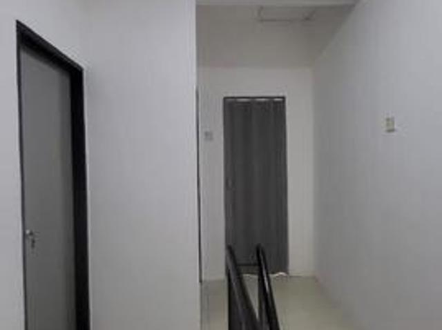 Jalan kenari taman scientex pasir gudang2 storey lowcost renovated