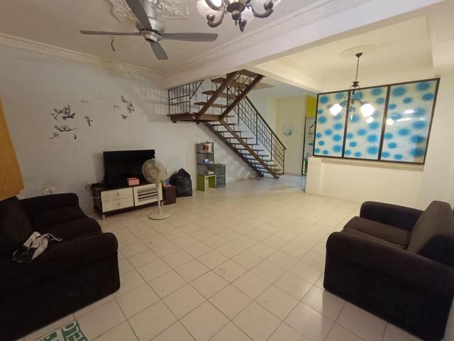 Jalan Kijang Taman Scientex Double Storey 3 bedrooms renovated