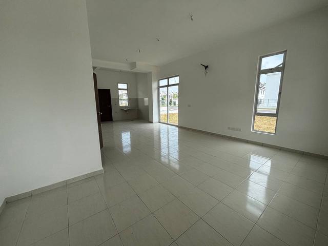 Jalan Laman Setia xx Taman Laman Setia 81550 Johor Bahru
