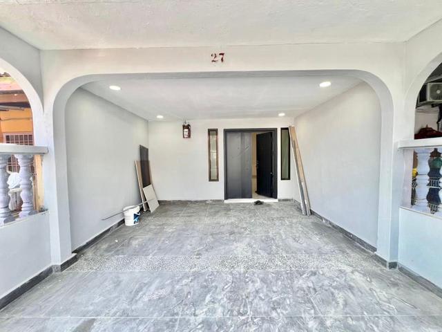 Jalan Lanjut 6 Taman Desa Cemerlang 2 Storey Reno Unit