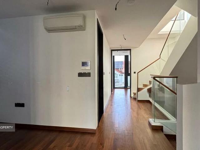 Jalan Loyang Besar D17, Terrace
