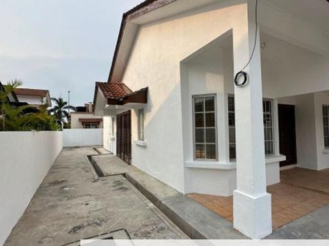 Jalan Mahkota 1