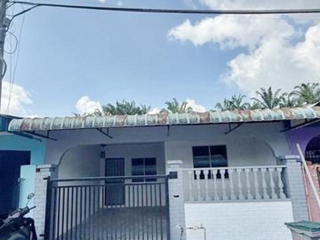 Jalan Mawar 16 Tmn Sri Layang LayangLayang Kluang Single Low Cost
