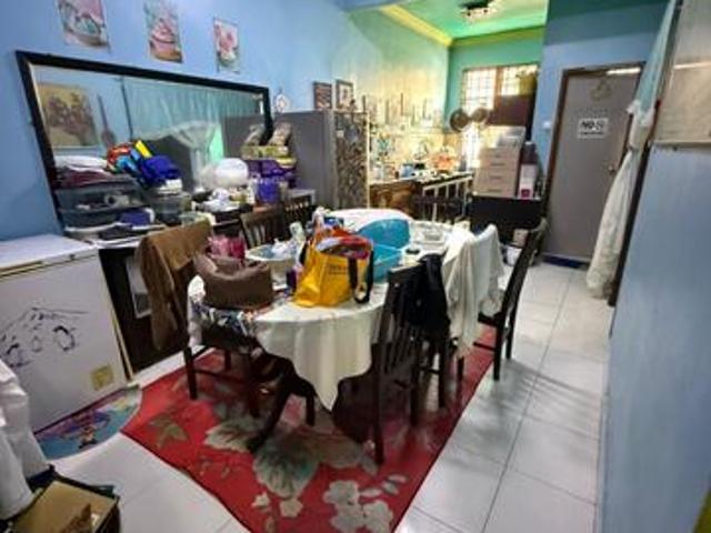 Jalan merbau bandar putra kulai single storey renovated full loan