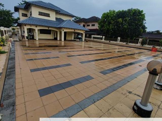 Jalan Mewah Utama