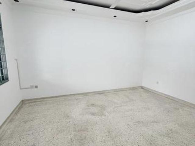 Jalan Molek Double Storey House 4 Bed Auto Gate No Furnished Ciq