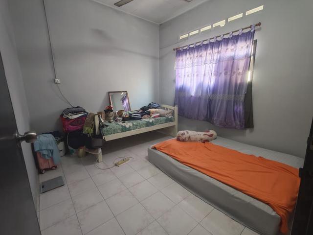 Jalan Pahlawan Taman Ungku Tun Aminah GOOD CONDITION