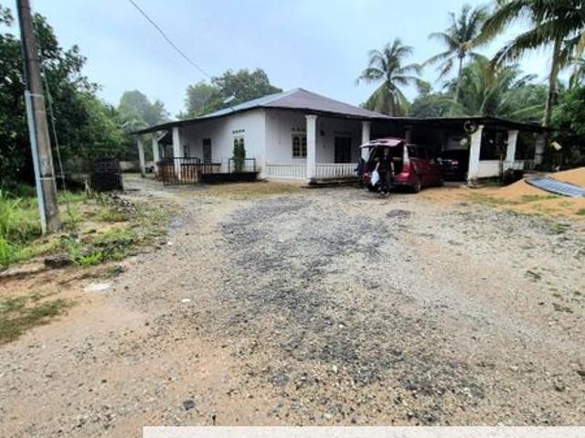 Jalan Pekan