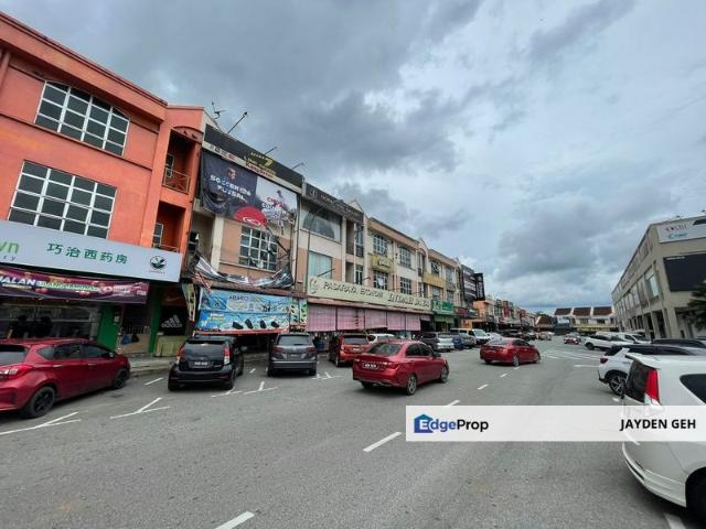 Jalan Pekan Changloon
