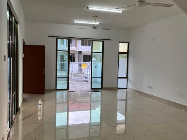 Jalan Perjiranan 12, Bandar Dato Onn