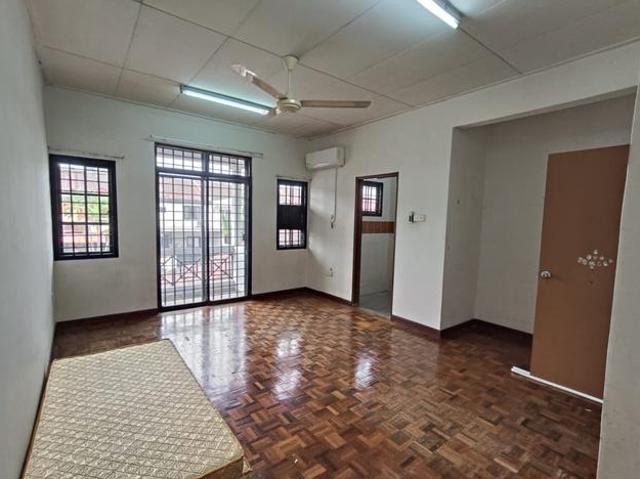 Jalan Permas 13 Bandar Baru Permas Jaya 2 Tingga untuk Jual