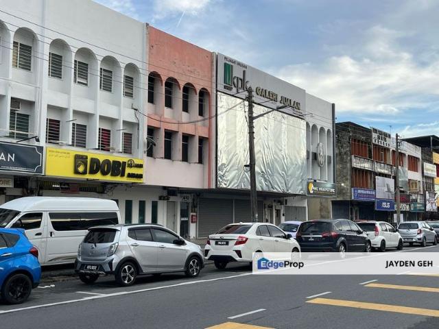 Jalan Pintu Sepuluh
