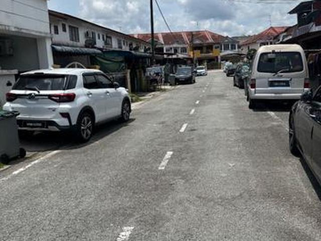 Jalan putra Taman Sri putra
