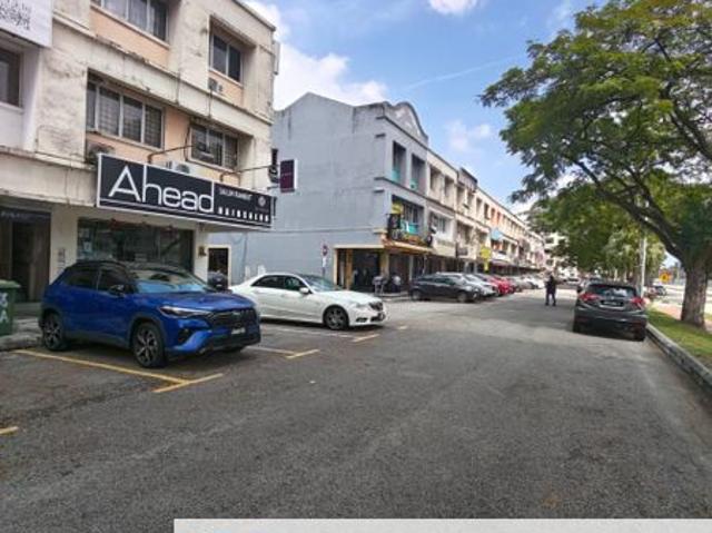 Jalan Raya Barat