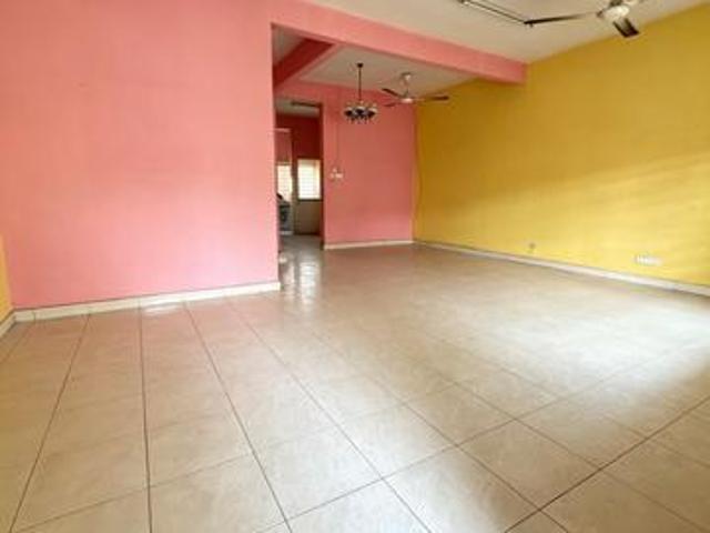 Jalan Sanggul bandar puteri klang 2sty terrace house with gated guarde