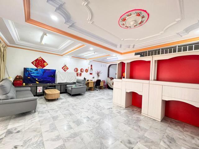 Jalan Saga Taman Desa Cemerlang 2 Storey House