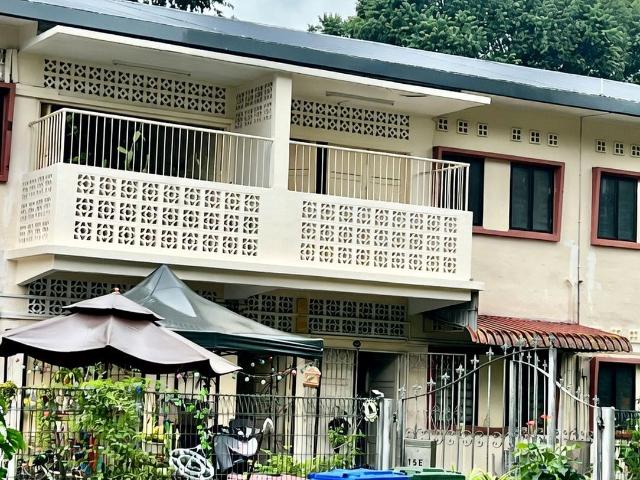 Jalan Sempadan D15, Terrace
