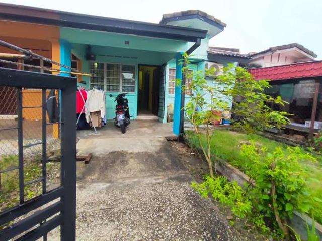 JALAN SELAYANG Taman Pasir Putih Rumah Satu TingkatMurah Below Value