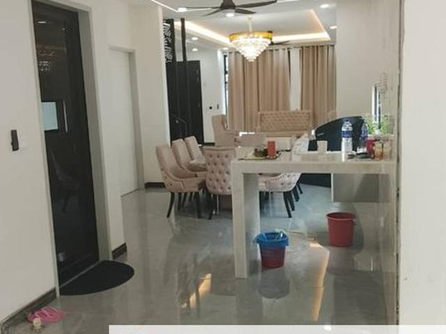 Jalan Setia Tropika 2