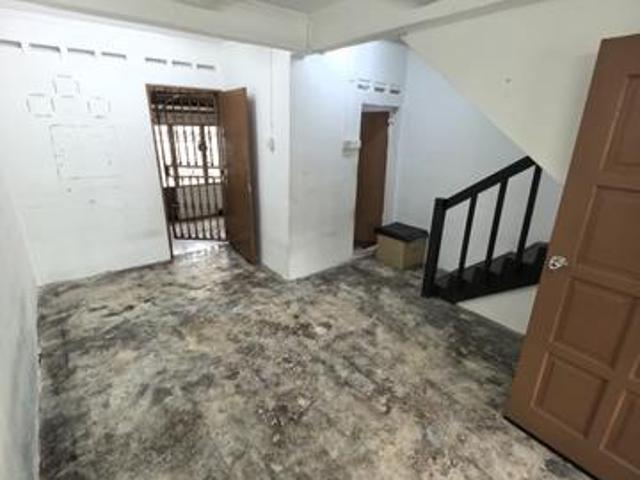 Jalan Silat Lincah Bandar Selesa Jaya Low Cost Double Storey