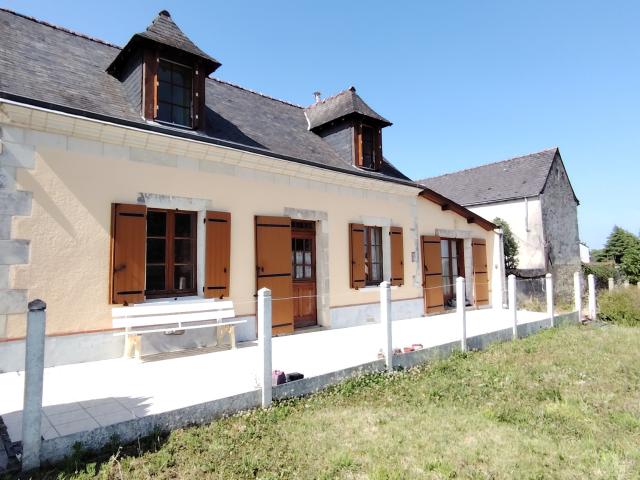 JARZE VILLAGES Maison 3 chambres à rénover + terrains constructibles