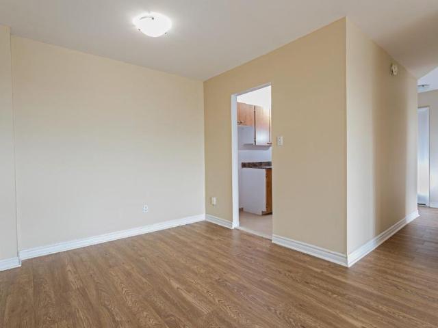 Jardin du carrefour | Appartement moderne 2 1/2 à louer | 1 room for rent | Laval