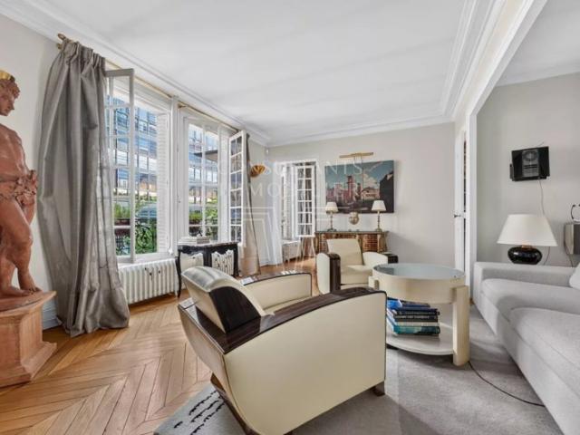 JARDIN DU LUXEMBOURG. APPARTEMENT FAMILIAL TRAVERSANT