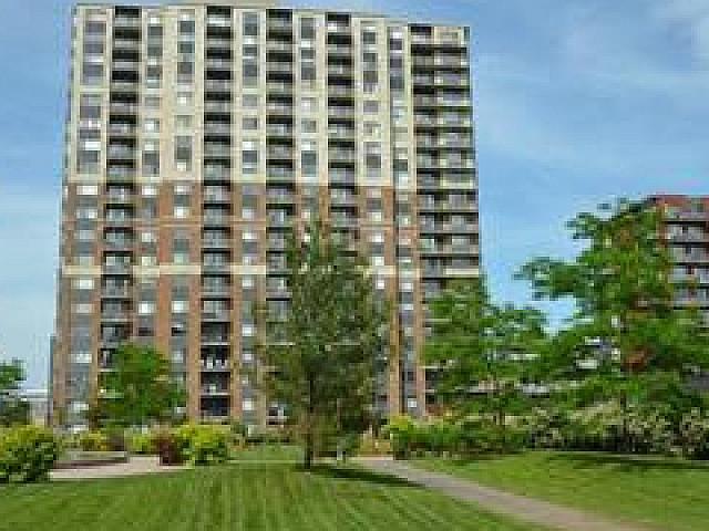 Jardin Windsor 3 Bedroom Condo For Sale With Garage Locker