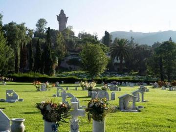 JARDINES DEL RECUERDO. Lote para 4 gavetas de 3.00 m2. Incluye servicios